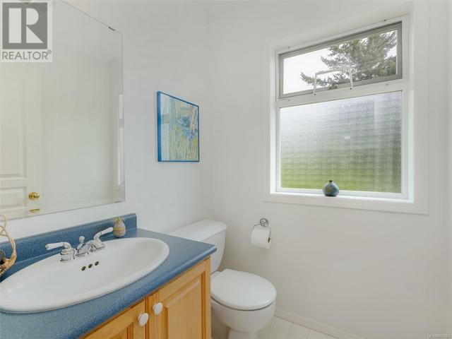 3509 Sunheights Dr, House detached with 4 bedrooms, 3 bathrooms and 4 parking in Langford BC | Image 20