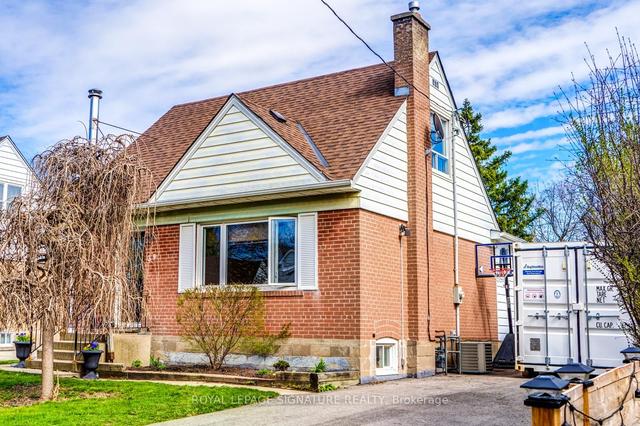 39 Mccaul St, House detached with 3 bedrooms, 2 bathrooms and 5 parking in Brampton ON | Image 27