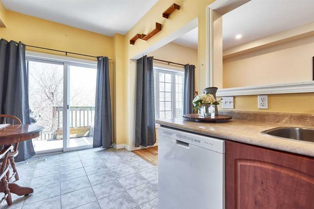 3 Taft Pl, House attached with 3 bedrooms, 3 bathrooms and 3 parking in Clarington ON | Image 5