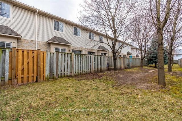 1361 Stephenson Dr, Townhouse with 3 bedrooms, 3 bathrooms and 2 parking in Burlington ON | Image 17