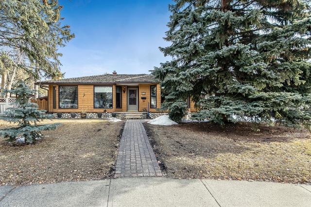 20 Hyler Place Sw, House detached with 3 bedrooms, 2 bathrooms and 2 parking in Calgary AB | Image 1