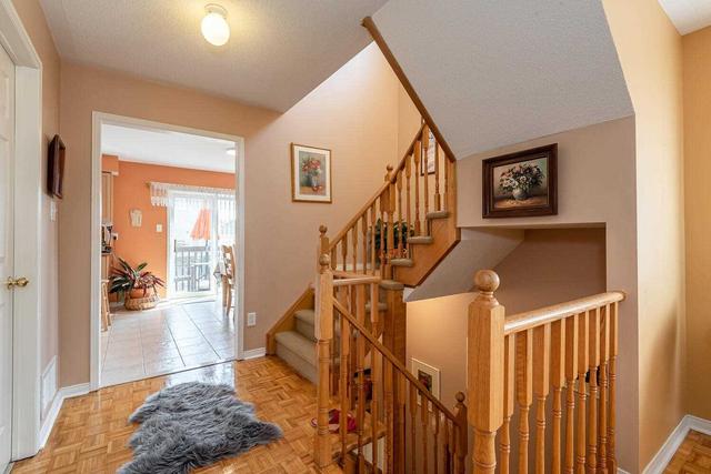 40 Springside Way, Townhouse with 3 bedrooms, 3 bathrooms and 2 parking in Toronto ON | Image 2