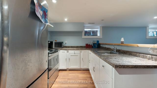 17 Terrace Hill St, House detached with 3 bedrooms, 4 bathrooms and 4 parking in Brantford ON | Image 32