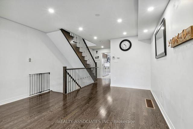 3634b St Clair Ave E, House attached with 4 bedrooms, 4 bathrooms and 1 parking in Toronto ON | Image 13