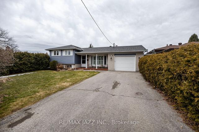 986 Susan Crt, House detached with 3 bedrooms, 2 bathrooms and 5 parking in Oshawa ON | Image 1