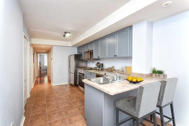 201 - 45 Strangford Lane, Townhouse with 2 bedrooms, 2 bathrooms and 1 parking in Toronto ON | Image 3