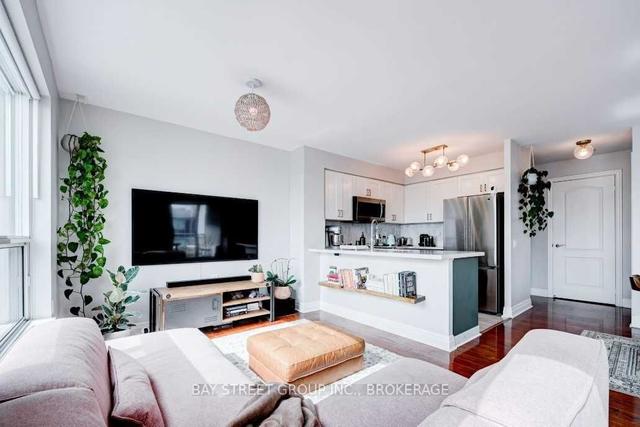 2403 - 21 Hillcrest Ave, Condo with 1 bedrooms, 1 bathrooms and 1 parking in Toronto ON | Image 15