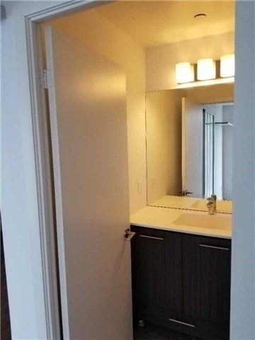 1010 - 435 Richmond St W, Condo with 2 bedrooms, 2 bathrooms and 1 parking in Toronto ON | Image 4