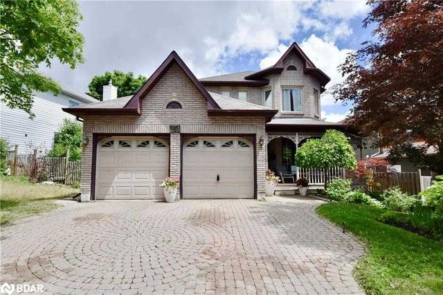 114 Browning Tr, House detached with 3 bedrooms, 3 bathrooms and 6 parking in Barrie ON | Image 1