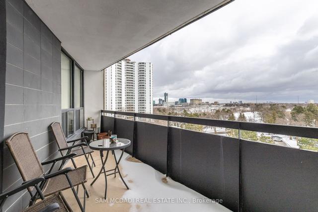 1101 - 75 Graydon Hall Dr, Condo with 3 bedrooms, 2 bathrooms and 1 parking in Toronto ON | Image 3