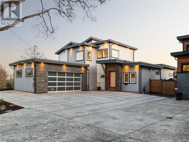 1297 Oakmount Rd, House detached with 3 bedrooms, 4 bathrooms and 4 parking in Saanich BC | Image 54