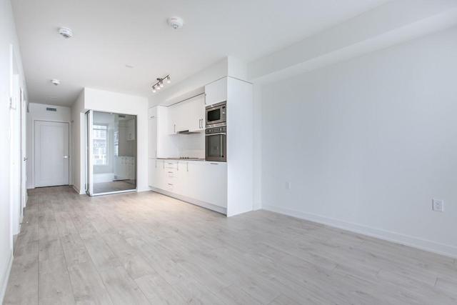 503E - 576 Front St W, Condo with 2 bedrooms, 2 bathrooms and null parking in Toronto ON | Image 3