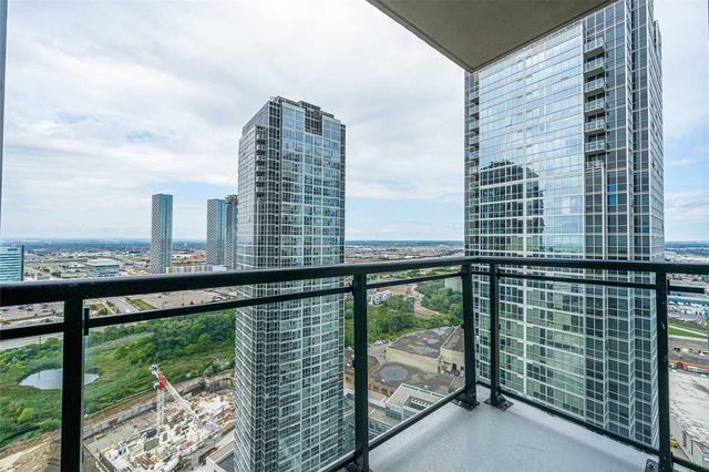 2706 - 2900 Highway 7 Ave, Condo with 2 bedrooms, 2 bathrooms and 2 parking in Vaughan ON | Image 8