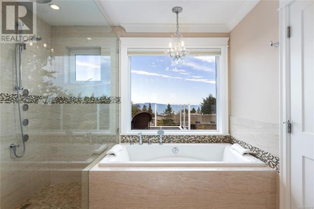 4924 Winterburn Pl, House detached with 8 bedrooms, 6 bathrooms and 5 parking in Saanich BC | Image 29