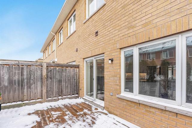20 Montclair Mews, Townhouse with 3 bedrooms, 3 bathrooms and 4 parking in Collingwood ON | Image 15