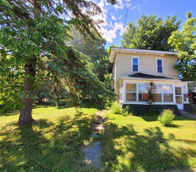 218 Grand Rd, House detached with 3 bedrooms, 2 bathrooms and 4 parking in Trent Hills ON | Image 1