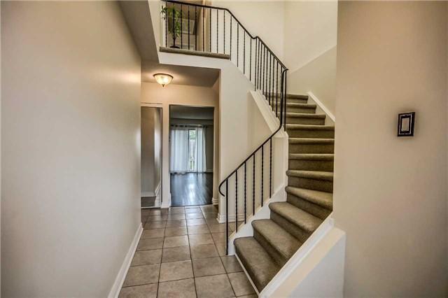 22 Enmount Dr, Townhouse with 3 bedrooms, 2 bathrooms and 1 parking in Brampton ON | Image 4