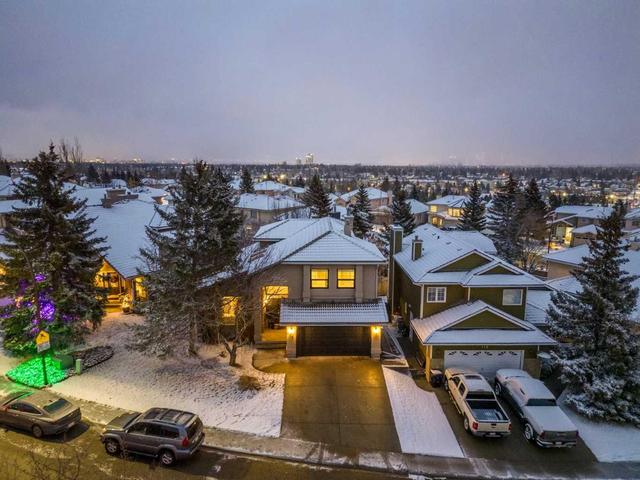 118 Sienna Hills Drive Sw, House detached with 4 bedrooms, 3 bathrooms and 4 parking in Calgary AB | Image 3