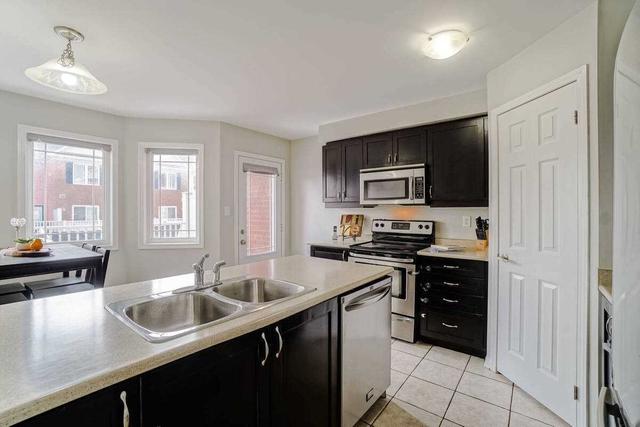 24 - 50 Hillcrest Ave, Townhouse with 3 bedrooms, 3 bathrooms and 2 parking in Brampton ON | Image 2