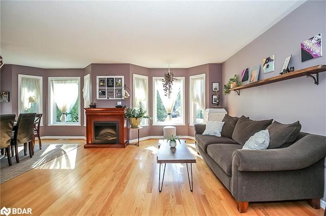 67 Riverdale Drive, House detached with 4 bedrooms, 2 bathrooms and 5 parking in Wasaga Beach ON | Image 8