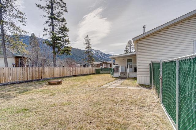 514 Buckthorn Road, House detached with 3 bedrooms, 2 bathrooms and null parking in Sparwood BC | Image 31