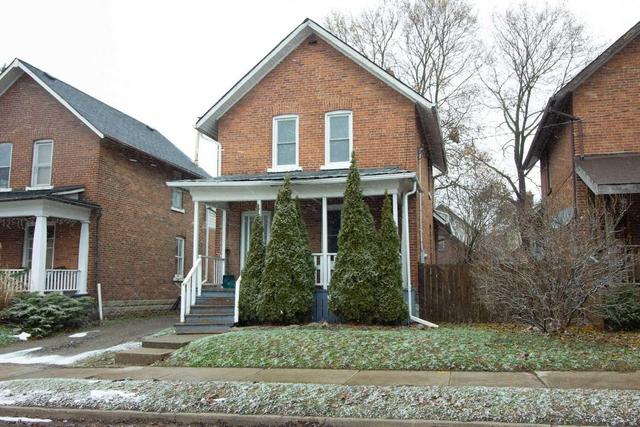 32 King St, House detached with 3 bedrooms, 2 bathrooms and 1 parking in Kawartha Lakes ON | Image 1