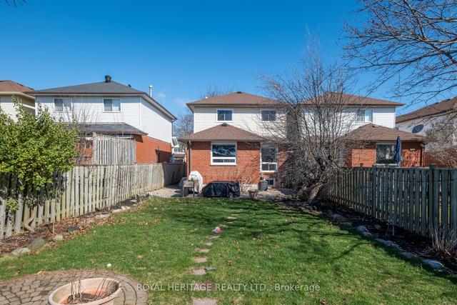 19 Turnberry Cres, House detached with 3 bedrooms, 3 bathrooms and 5 parking in Clarington ON | Image 32