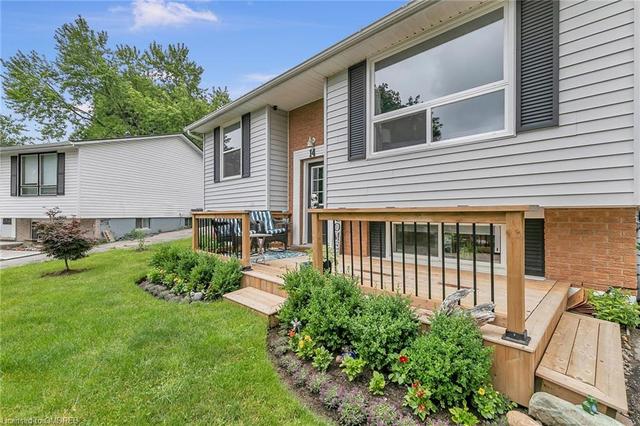 14 Yeats Court, House detached with 4 bedrooms, 2 bathrooms and 5 parking in Guelph ON | Image 23