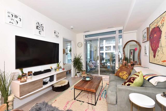 521 - 576 Front St W, Condo with 2 bedrooms, 2 bathrooms and 1 parking in Toronto ON | Image 2