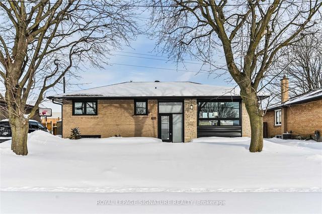 Lower-123 Bowman Ave, Whitby, ON, L1N3T7 | Card Image