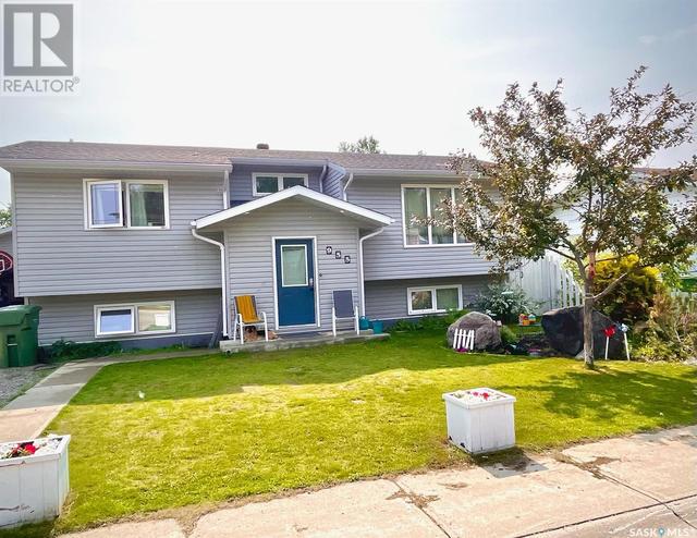 955 Quandt Crescent, House detached with 4 bedrooms, 2 bathrooms and null parking in La Ronge SK | Image 36