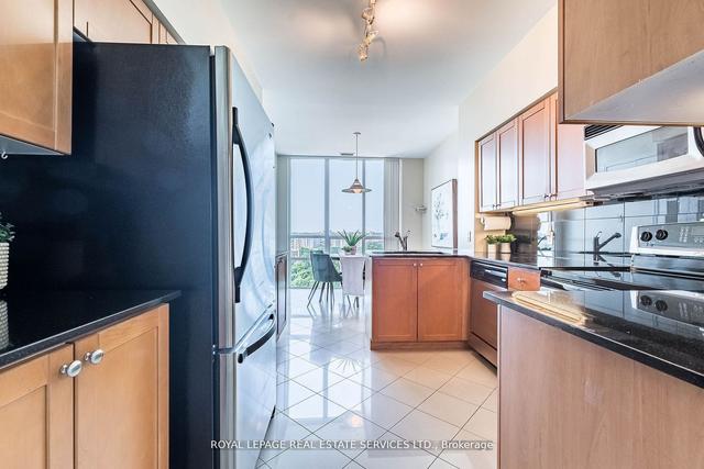 1602 - 38 Fontenay Crt, Condo with 3 bedrooms, 3 bathrooms and 2 parking in Toronto ON | Image 3