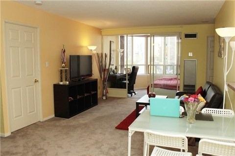 401 - 30 Greenfield Ave, Condo with 2 bedrooms, 2 bathrooms and 2 parking in Toronto ON | Image 5