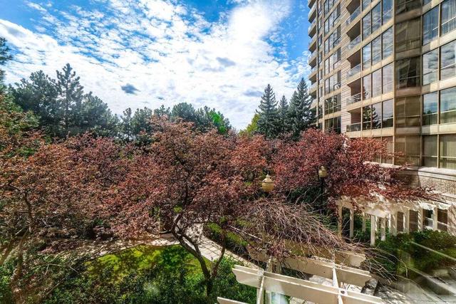 201 - 55 Kingsbridge Garden Circ, Condo with 2 bedrooms, 2 bathrooms and 2 parking in Mississauga ON | Image 9