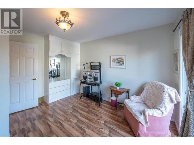 403 Woodruff Avenue, House detached with 5 bedrooms, 3 bathrooms and 1 parking in Penticton BC | Image 25