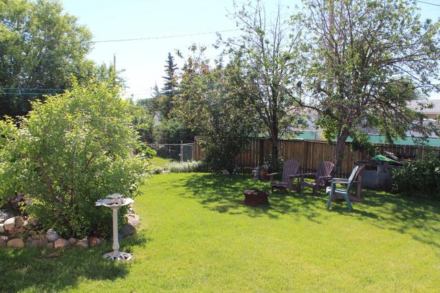 311 5th Avenue Se, House detached with 4 bedrooms, 2 bathrooms and 4 parking in Northern Lights County AB | Image 25
