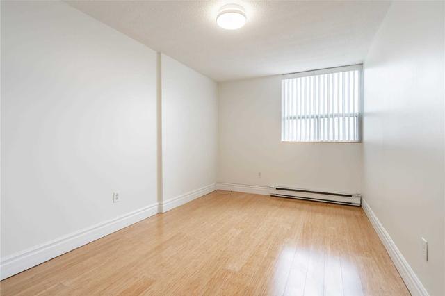 612 - 700 Dynes Rd, Condo with 3 bedrooms, 2 bathrooms and 1 parking in Burlington ON | Image 17