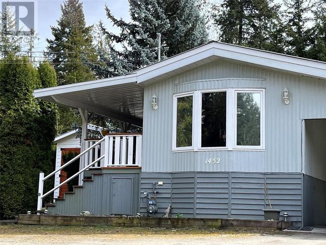 1452 Blind Bay Road, House other with 2 bedrooms, 1 bathrooms and 4 parking in Columbia Shuswap C BC | Image 2