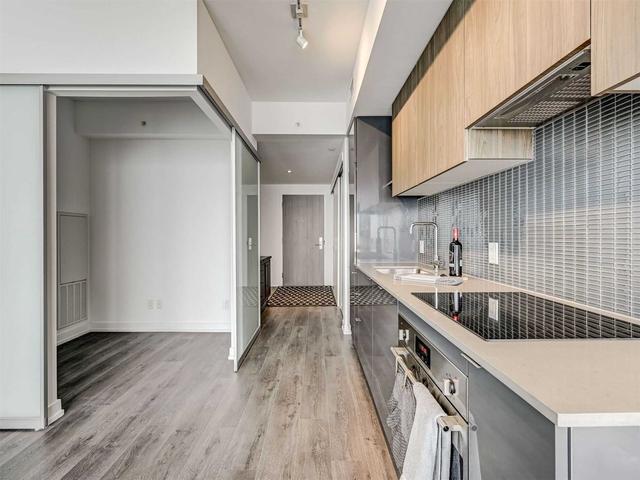 4001 - 161 Roehampton Ave, Condo with 1 bedrooms, 1 bathrooms and 0 parking in Toronto ON | Image 8
