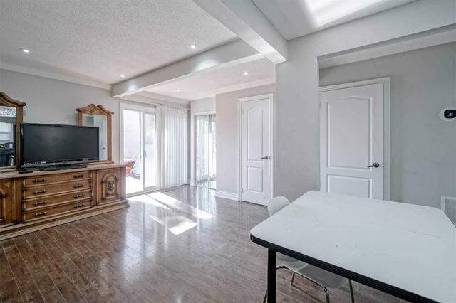 18 Hillpark Tr, House detached with 3 bedrooms, 4 bathrooms and 2 parking in Brampton ON | Image 5