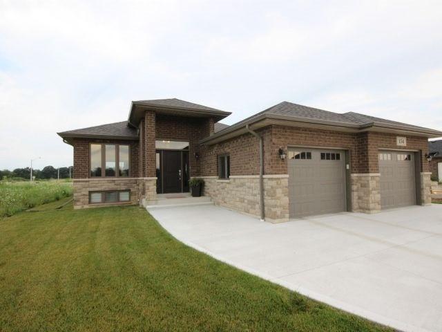 134 Golfview Dr, House detached with 3 bedrooms, 3 bathrooms and 4 parking in Kingsville ON | Image 1