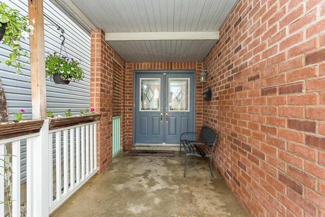 233 Featherstone Rd, House detached with 3 bedrooms, 4 bathrooms and 1 parking in Milton ON | Image 2