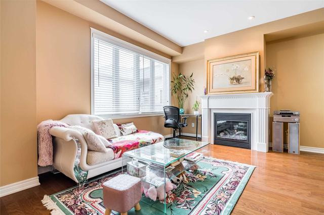 511 Sixteen Mile Dr, House attached with 3 bedrooms, 3 bathrooms and 2 parking in Oakville ON | Image 2