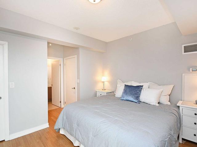 804 - 5101 Dundas St W, Condo with 2 bedrooms, 2 bathrooms and 1 parking in Toronto ON | Image 3