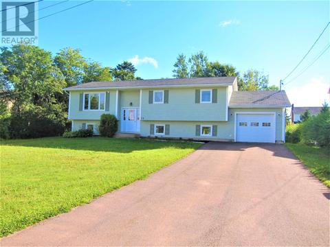 32 Massey Dr, House detached with 5 bedrooms, 2 bathrooms and null parking in Charlottetown PE | Card Image