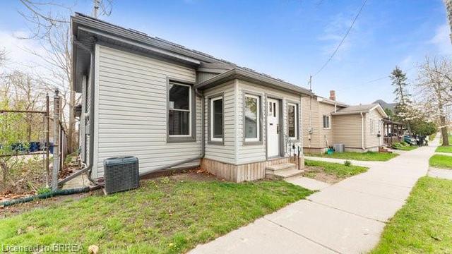 143 Charlotte Street, House detached with 3 bedrooms, 1 bathrooms and 3 parking in Brantford ON | Image 18