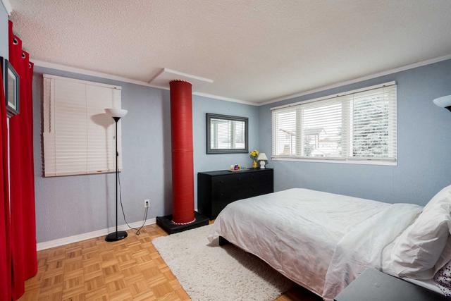 58 Elmvale Ave, House attached with 3 bedrooms, 2 bathrooms and 3 parking in Brampton ON | Image 8