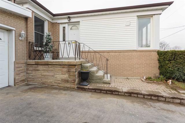 14 Coolhurst Dr, House detached with 3 bedrooms, 2 bathrooms and 3 parking in Toronto ON | Image 16