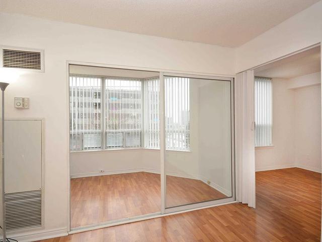416 - 135 Hillcrest Ave, Condo with 1 bedrooms, 1 bathrooms and 1 parking in Mississauga ON | Image 9