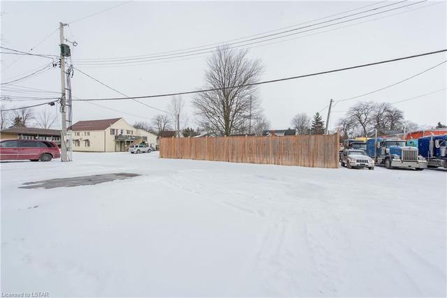 211 Main Street, House detached with 2 bedrooms, 2 bathrooms and 5 parking in Southwest Middlesex ON | Image 46